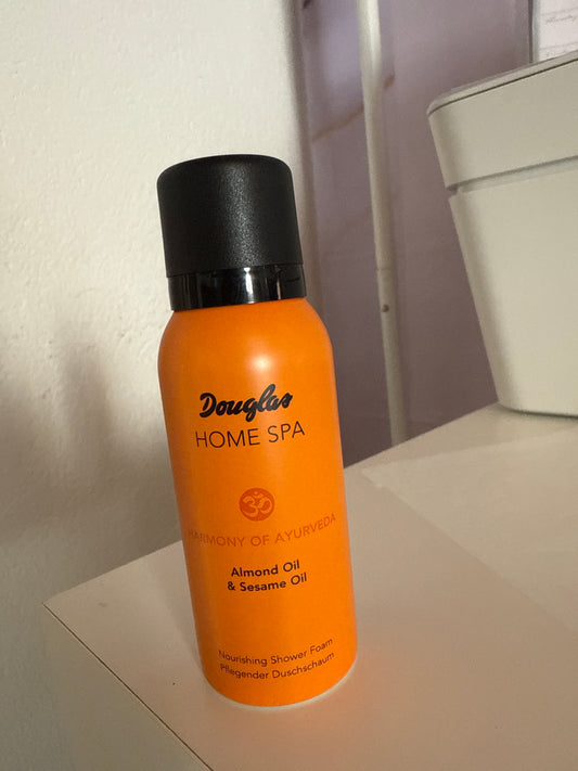 Douglas Home spa