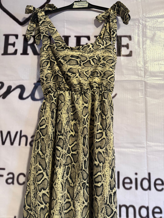Kleider 👗 große S/M